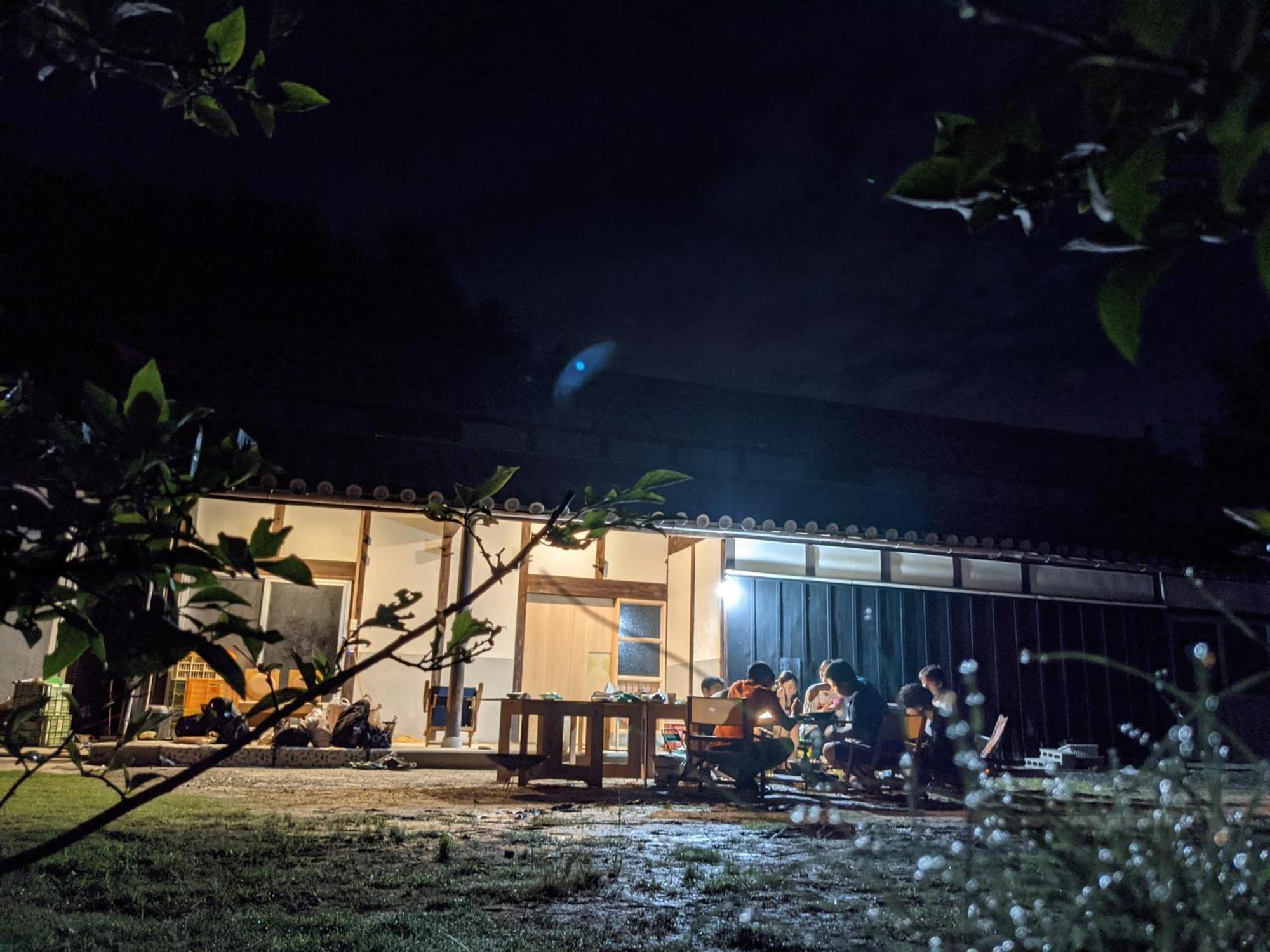 猫と図書館のある宿 草地家 Kusachike Minamiawaji Esterno foto