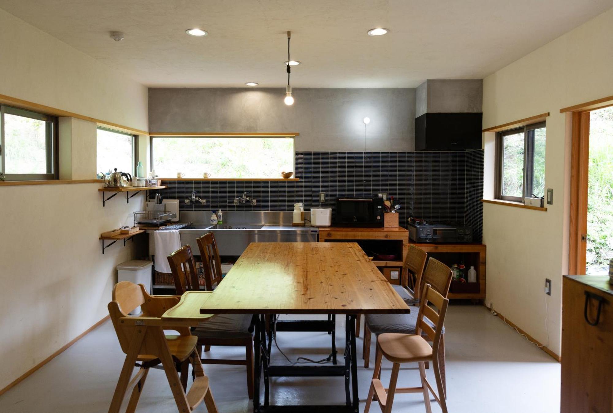 猫と図書館のある宿 草地家 Kusachike Minamiawaji Esterno foto